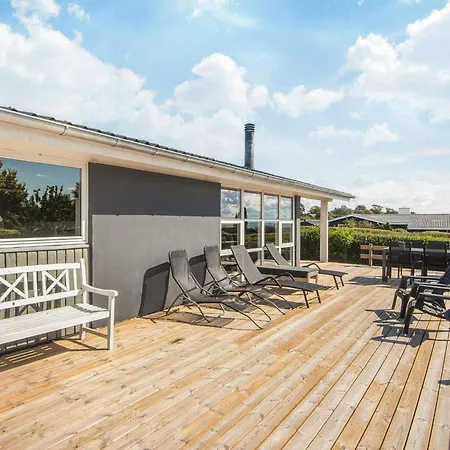 Feriehus Renovated Summerhouse In Hejlsminde