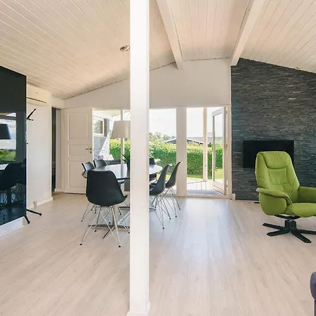 Hébergement de vacances Renovated Summerhouse In Hejlsminde - By Traum Hejls