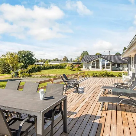 Renovated Summerhouse In Hejlsminde * Hejls