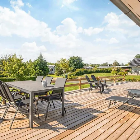 Renovated Summerhouse In Hejlsminde *