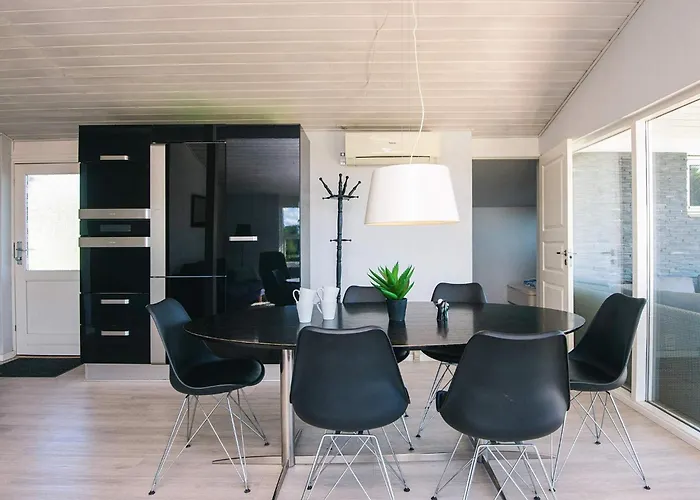 Renovated Summerhouse In Hejlsminde - By Traum Semesterbostad